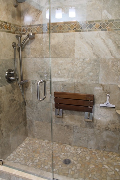 89 Calley Street Springfield, MA 01129 - Photo 11 of 30 a bathroom with a shower