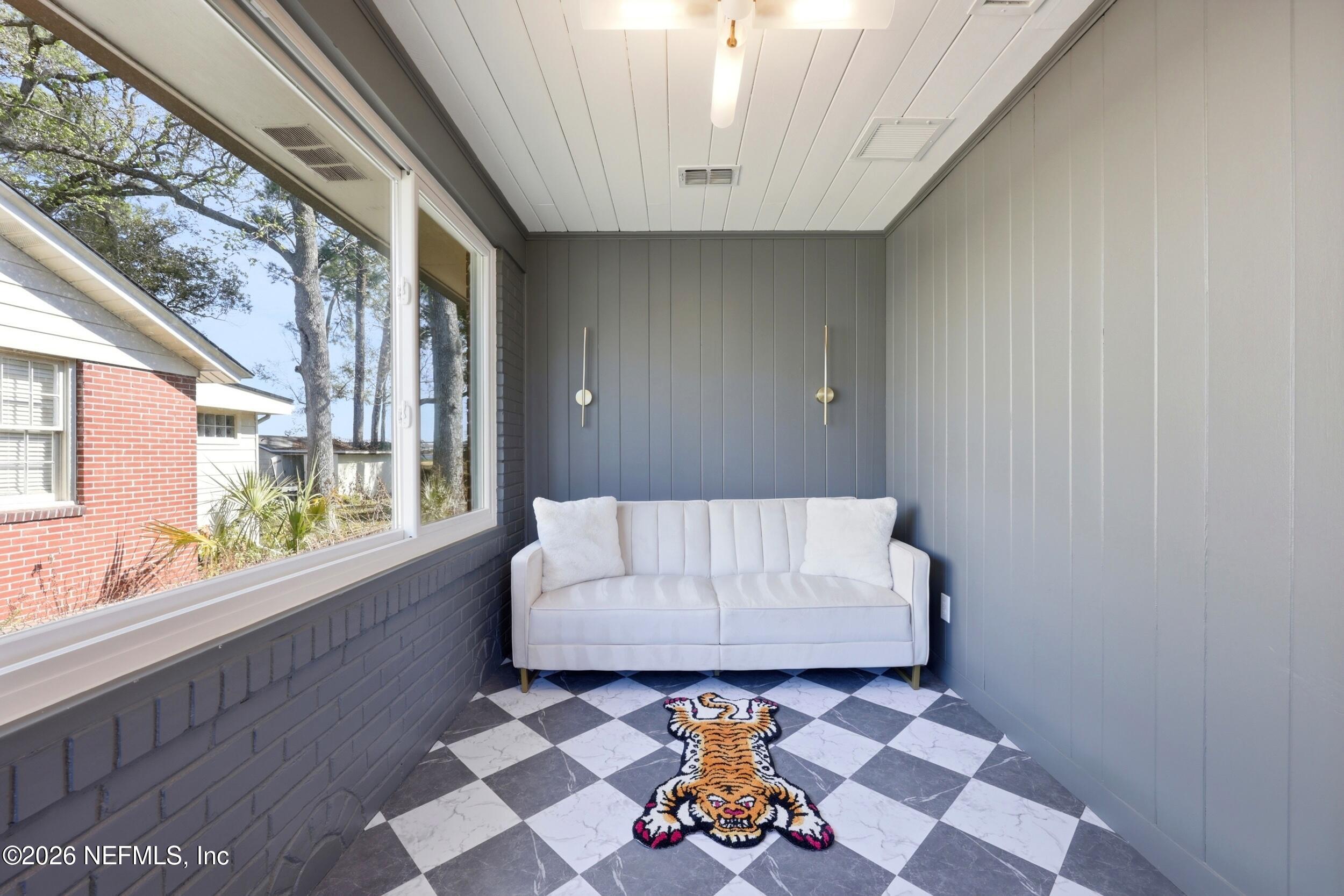 813 Old Hickory Road Jacksonville, FL 32207 - Photo 4 of 28 the real estateographers_004