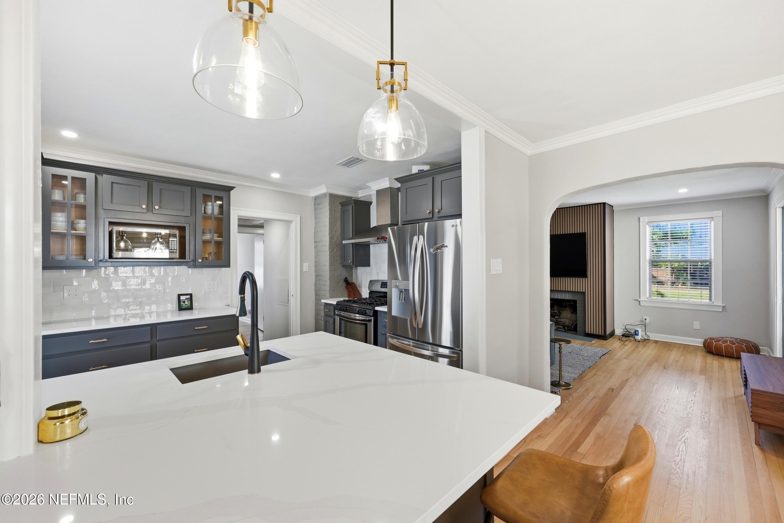 813 Old Hickory Road Jacksonville, FL 32207 - Photo 9 of 28 the real estateographers_011