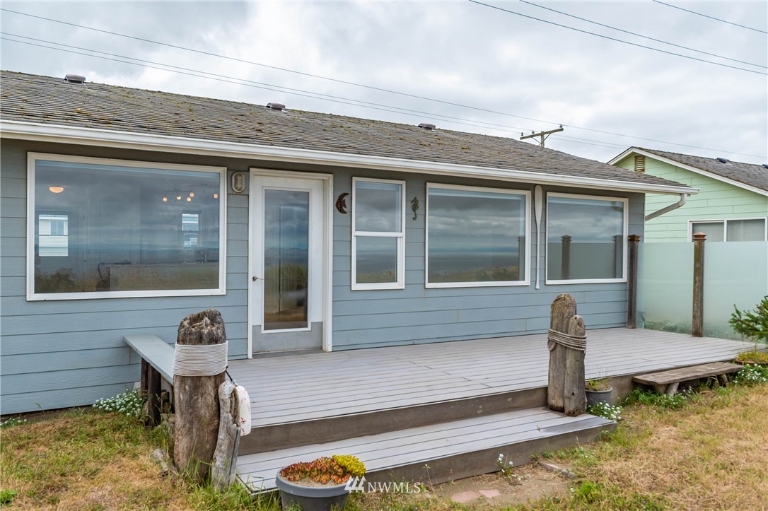 1991 West Beach Road Oak Harbor, WA 98277 - Photo 11 of 40 Gallery Image 11
