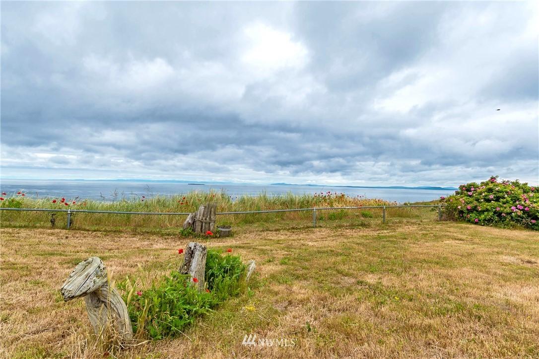 1991 West Beach Road Oak Harbor, WA 98277 - Photo 15 of 40 Gallery Image 15