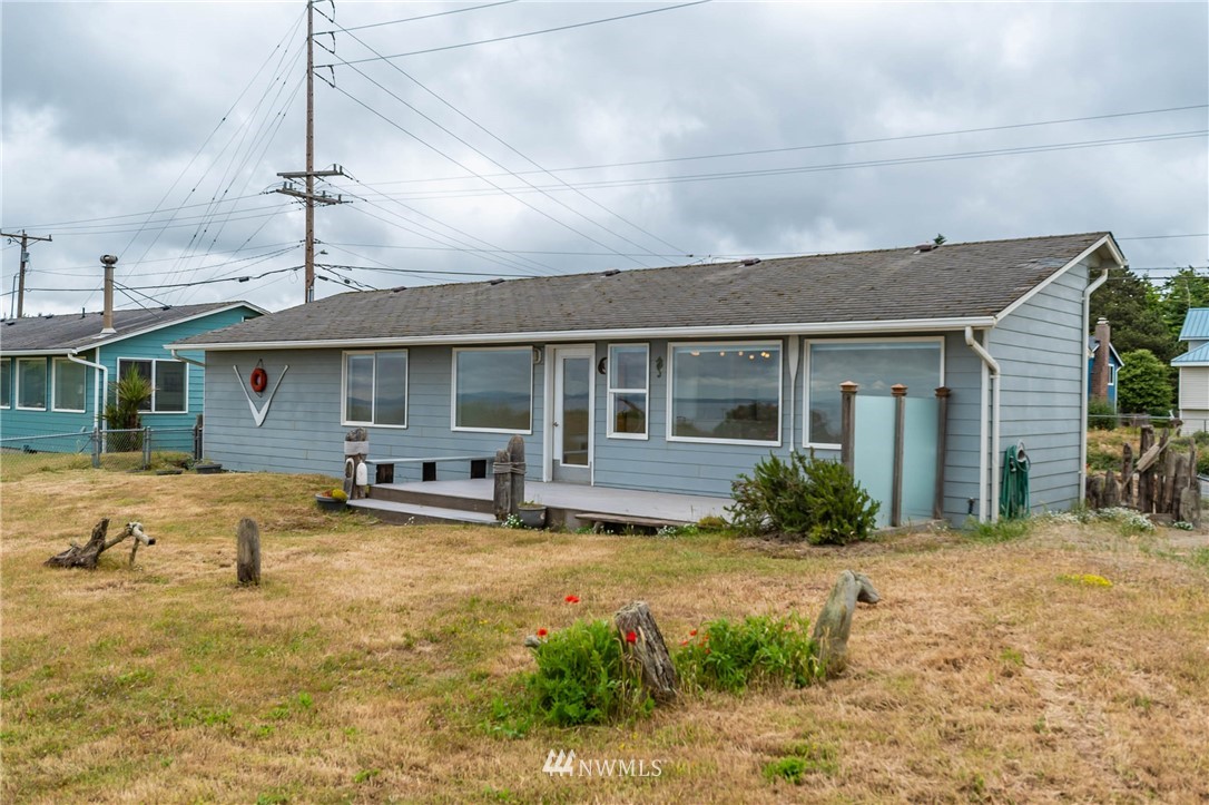 1991 West Beach Road Oak Harbor, WA 98277 - Photo 10 of 40 Gallery Image 10