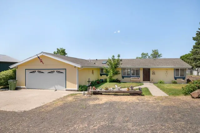 $369,000 | 814 South Summit Avenue, Rosalia, WA 99170