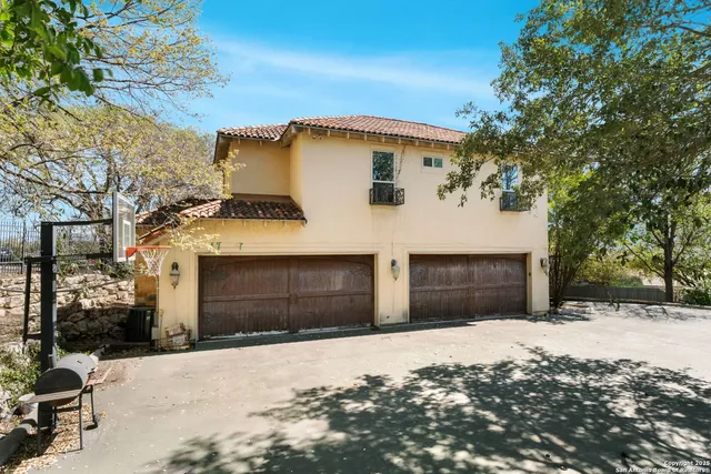 $850,000 | 728 Garraty Circle, Terrell Hills, TX 78209