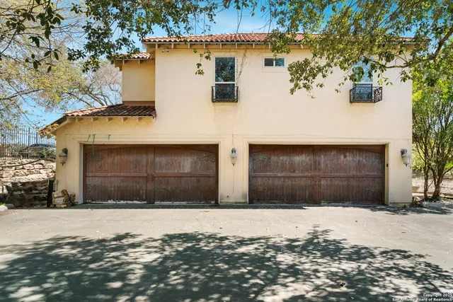 $850,000 | 728 Garraty Circle, Terrell Hills, TX 78209