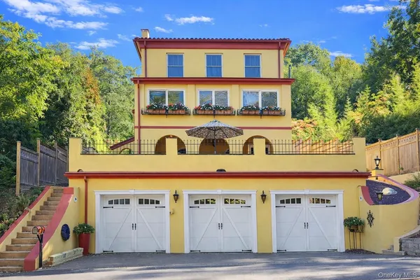 $1,280,000 | 126 Cove Road, Oyster Bay, NY 11771