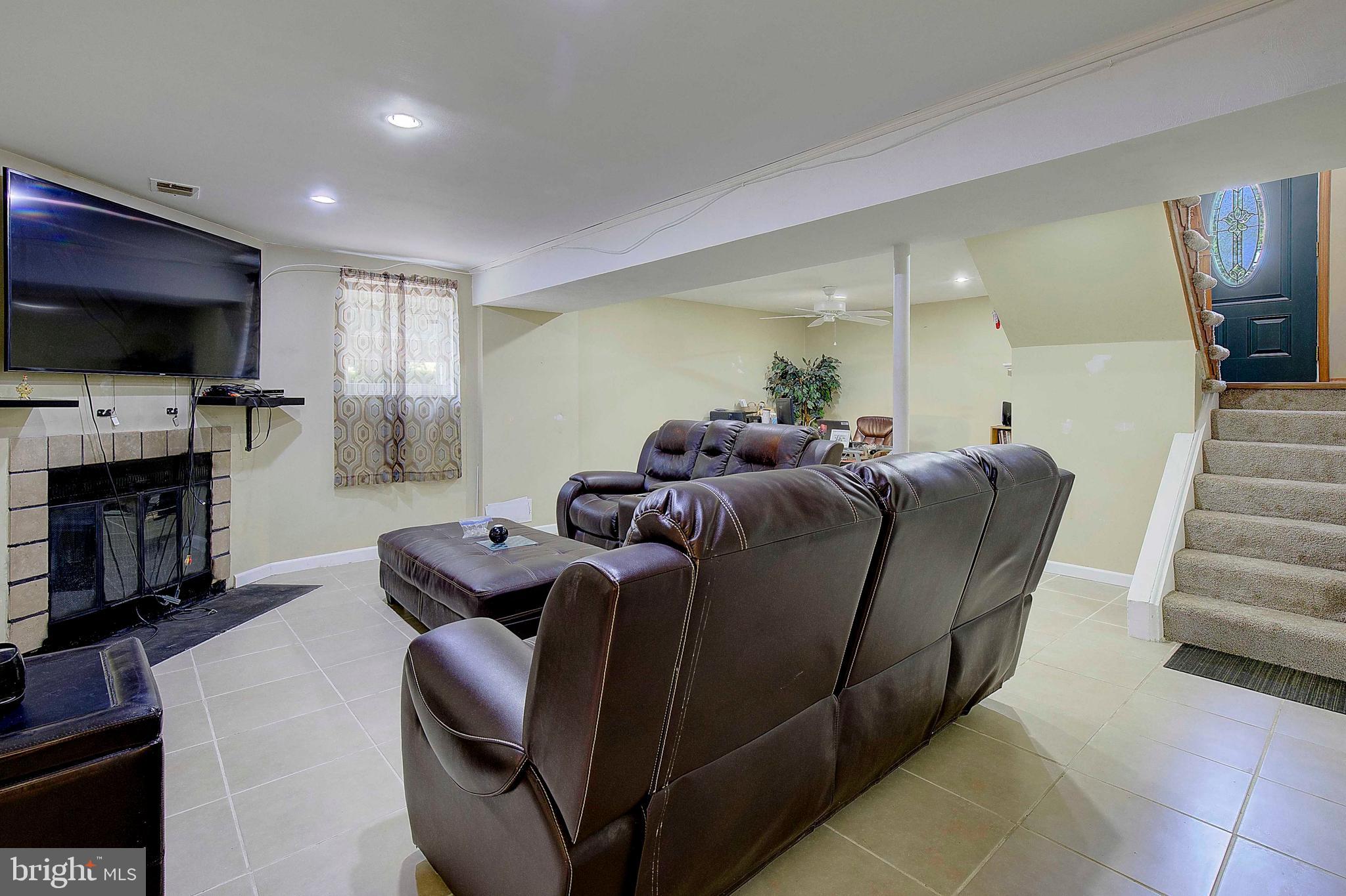 9209 Roxanne Drive Lanham, MD 20706 - Photo 18 of 33