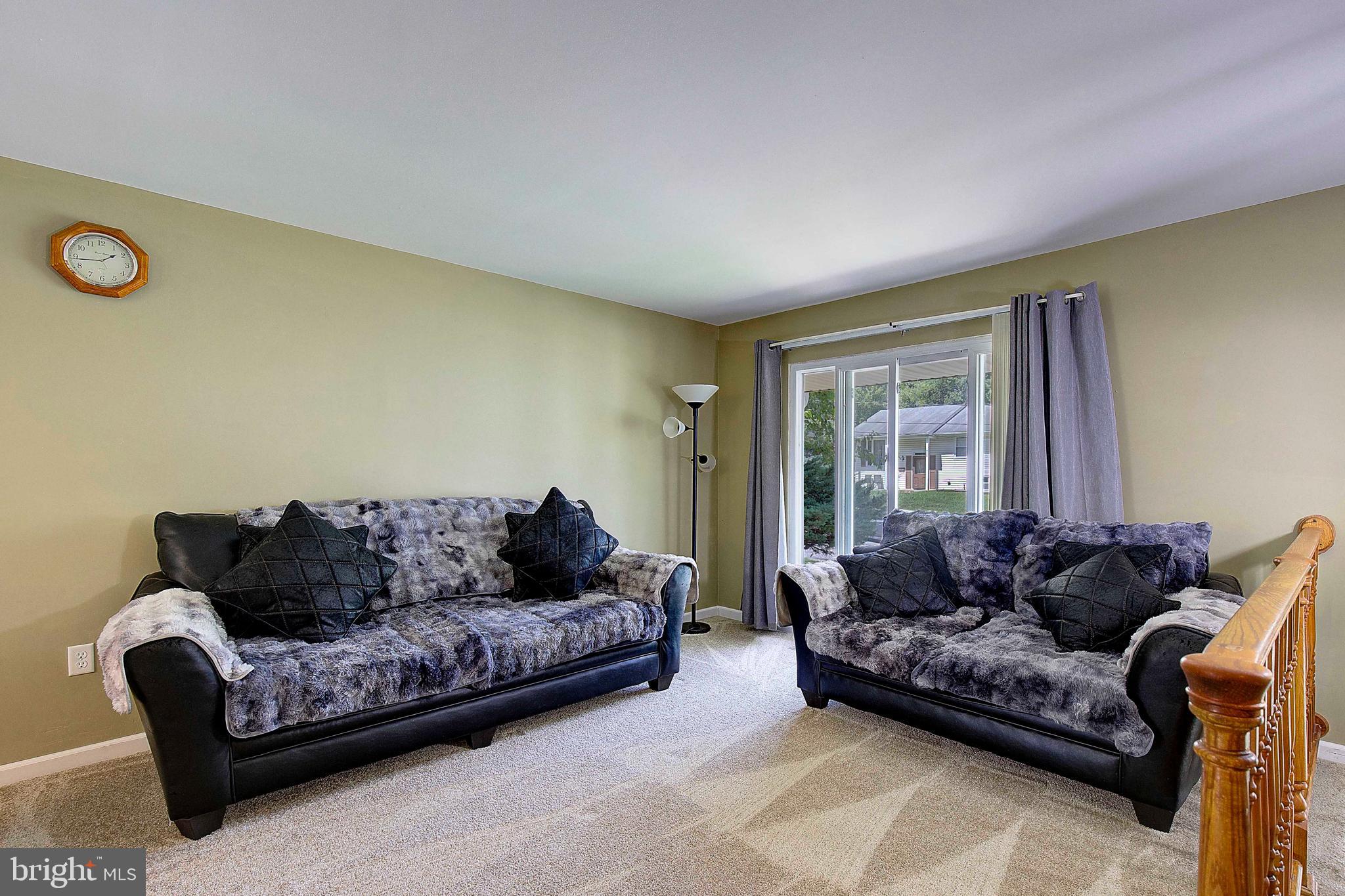 9209 Roxanne Drive Lanham, MD 20706 - Photo 4 of 33