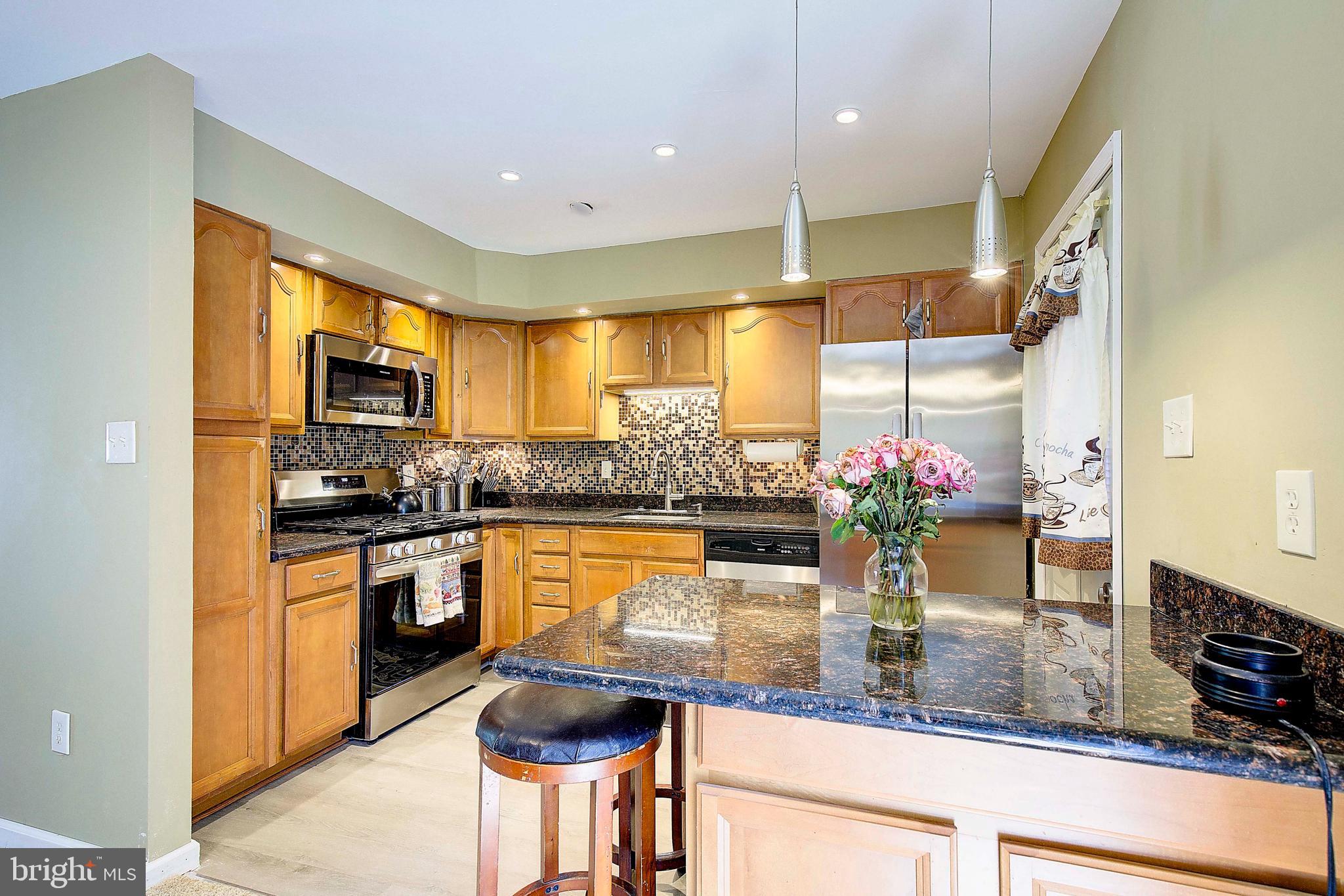 9209 Roxanne Drive Lanham, MD 20706 - Photo 9 of 33