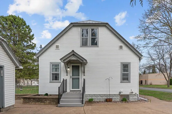 $229,900 | 819 Hopwood Avenue, Menomonie, WI 54751