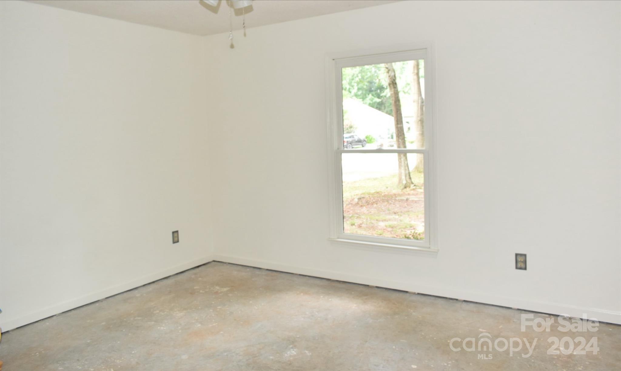 116 Banks Ridge Road Fort Mill, SC 29715 - Photo 10 of 15 an empty room with a window