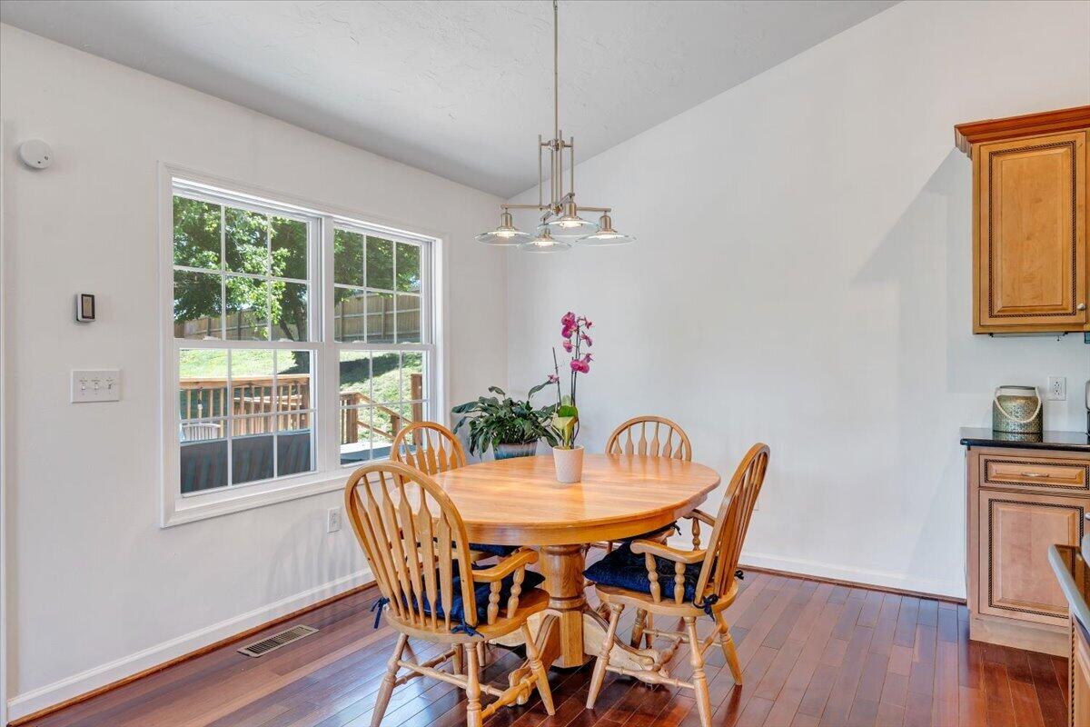 106 Diamond Road Salem, VA 24153 - Photo 15 of 51 015-MIB08634