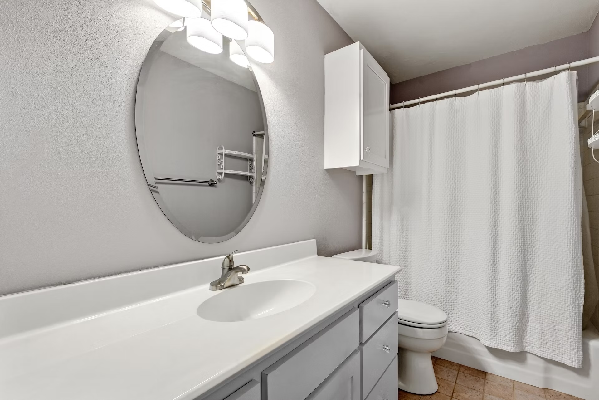 2117 A Rabb Road Austin, TX 78704 - Photo 17 of 21 Bathroom.