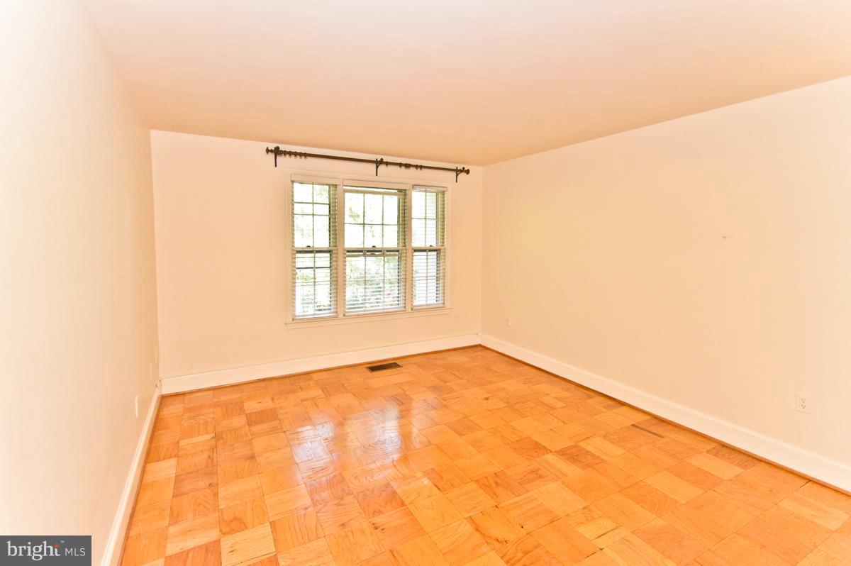 3273 Sutton Place Northwest, Unit D Washington, DC 20016 - Photo 12 of 29