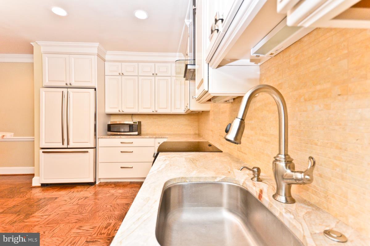 3273 Sutton Place Northwest, Unit D Washington, DC 20016 - Photo 19 of 29