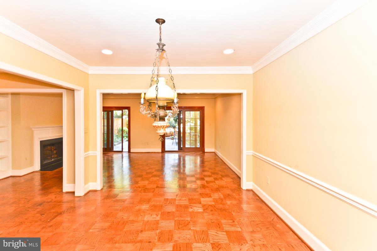 3273 Sutton Place Northwest, Unit D Washington, DC 20016 - Photo 20 of 29