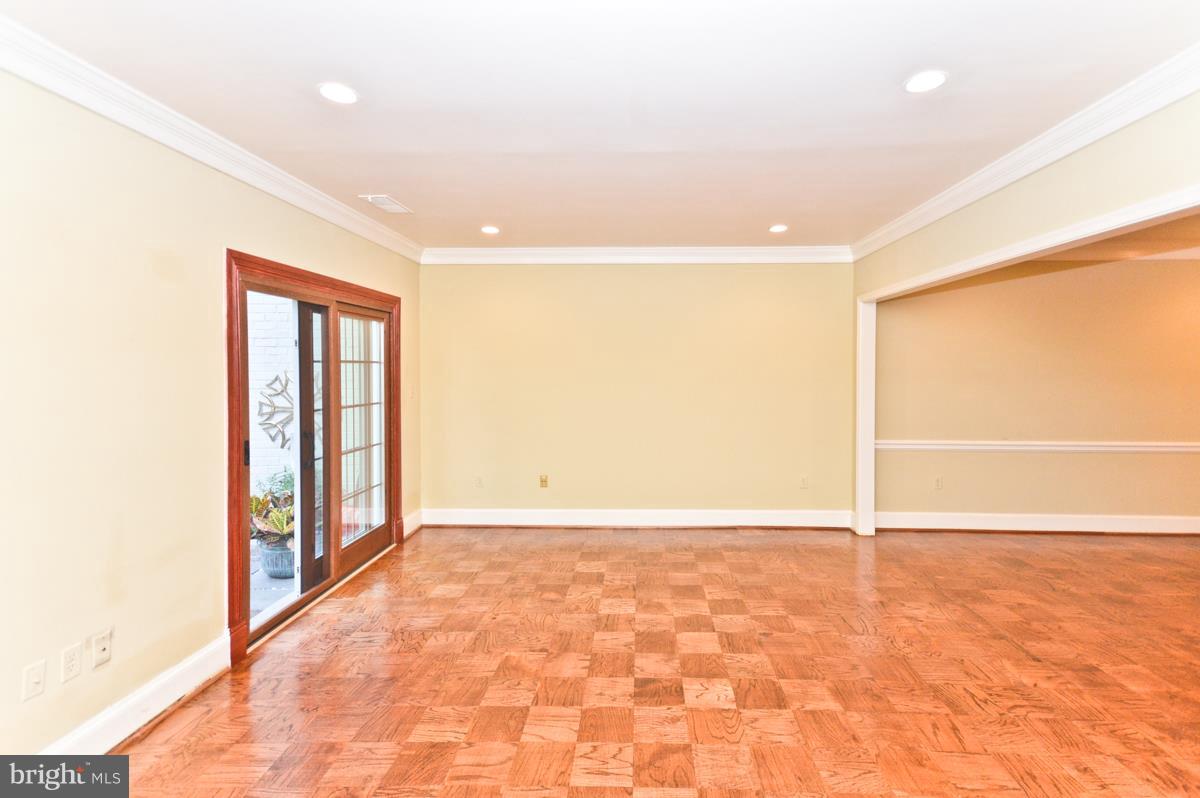 3273 Sutton Place Northwest, Unit D Washington, DC 20016 - Photo 23 of 29