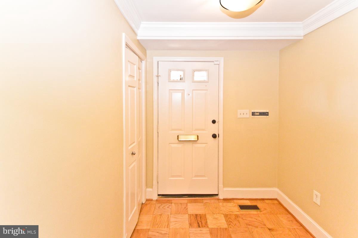 3273 Sutton Place Northwest, Unit D Washington, DC 20016 - Photo 7 of 29