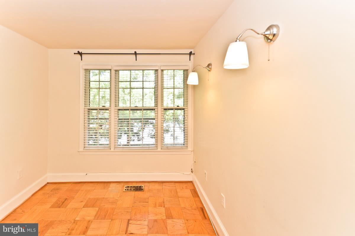 3273 Sutton Place Northwest, Unit D Washington, DC 20016 - Photo 9 of 29