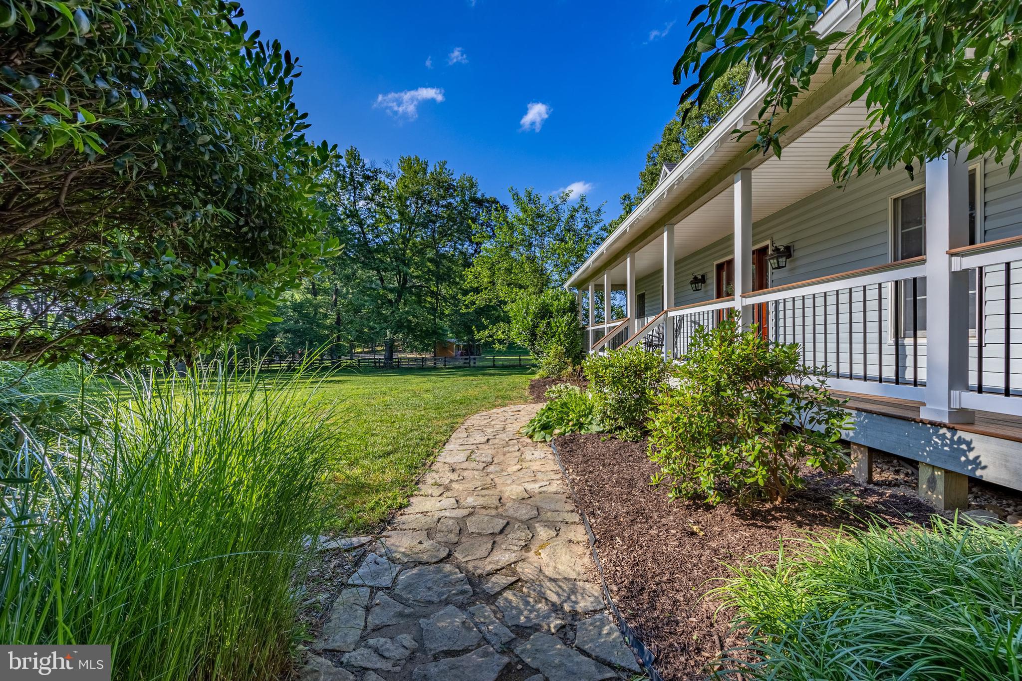 23372 Watson Road Leesburg, VA 20175 - Photo 4 of 37 Gallery Image 4