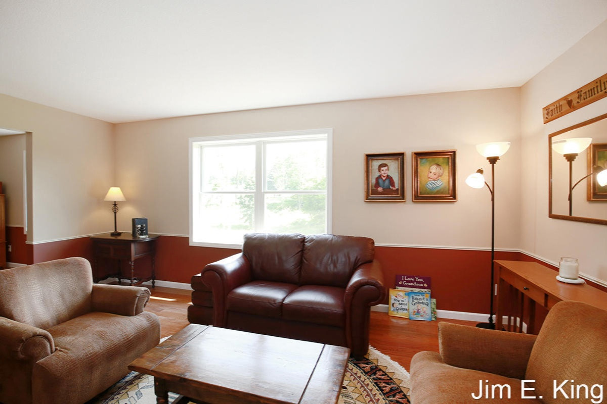10265 Baker Road Greenville, MI 48838 - Photo 5 of 40 IMG_1030
