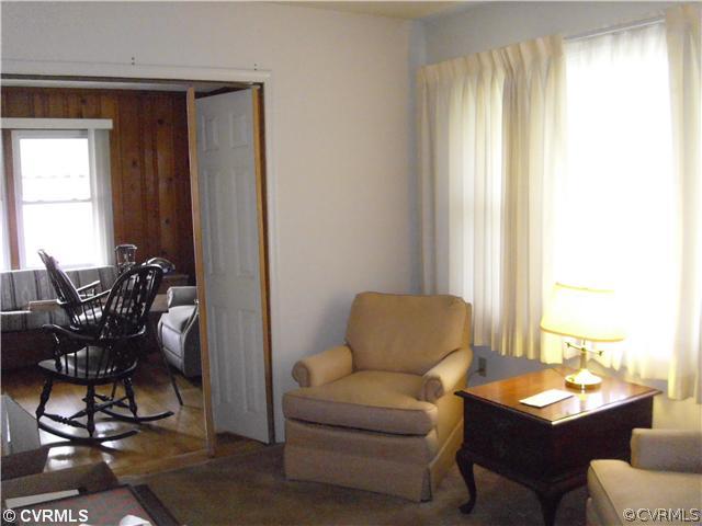 6109 Jessup Road Richmond, VA 23234 - Photo 3 of 6 Living Room - Opens to family room, nice coat clos