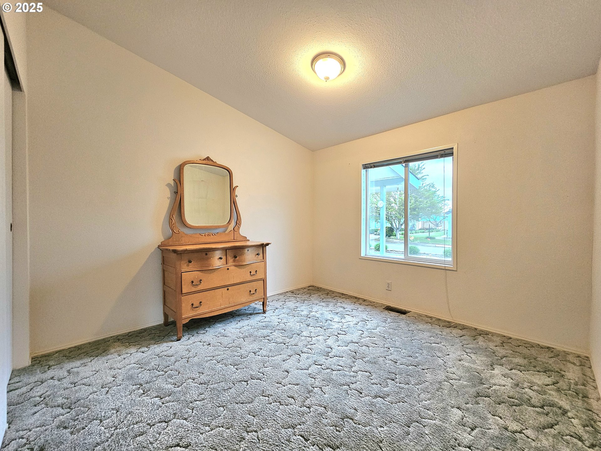 1621 Skipper Avenue Eugene, OR 97404 - Photo 23 of 36 Gallery Image 23
