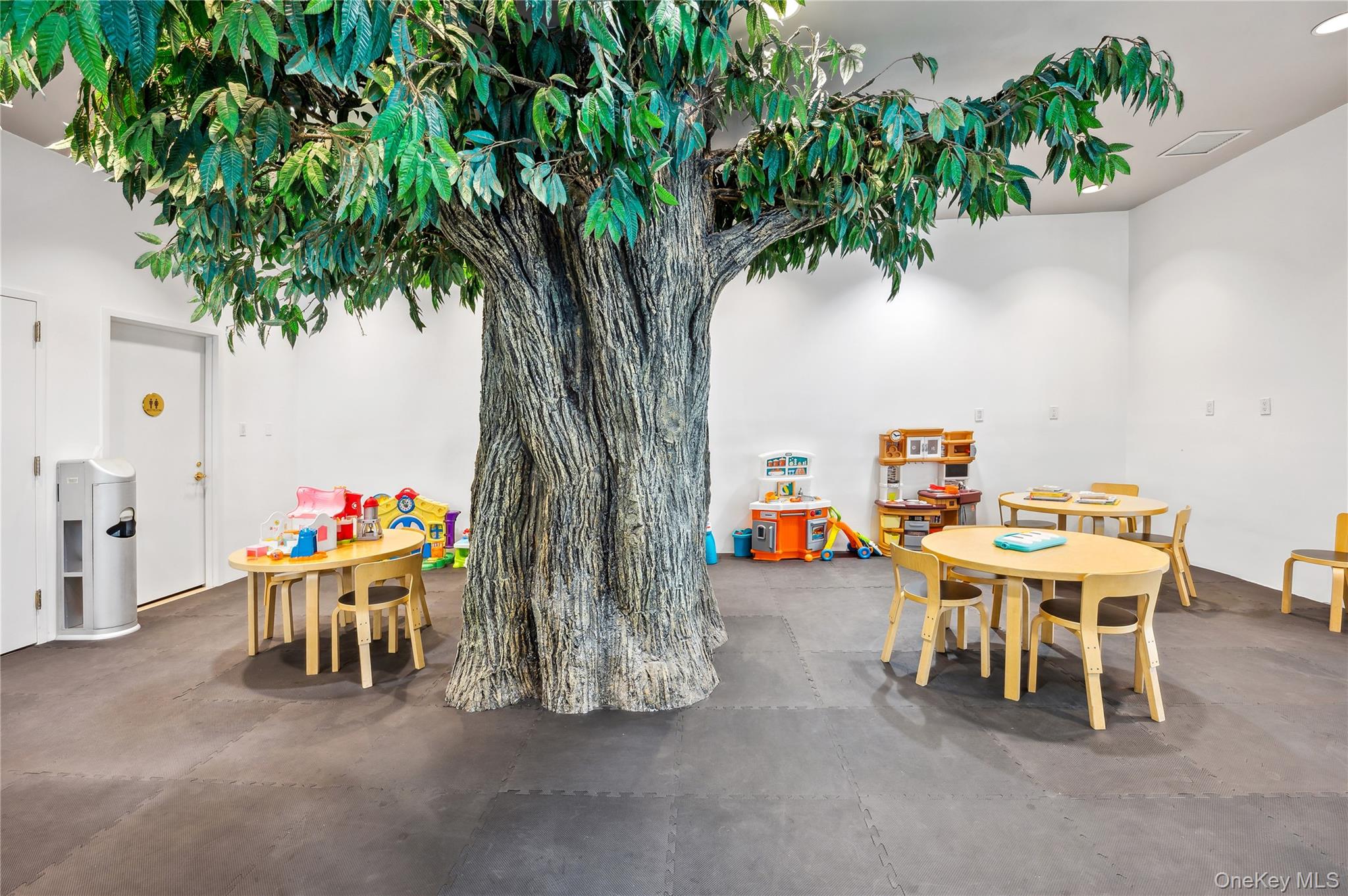 1 Scarsdale Road, Unit 613 Tuckahoe, NY 10707 - Photo 23 of 34 Children's Playroom
