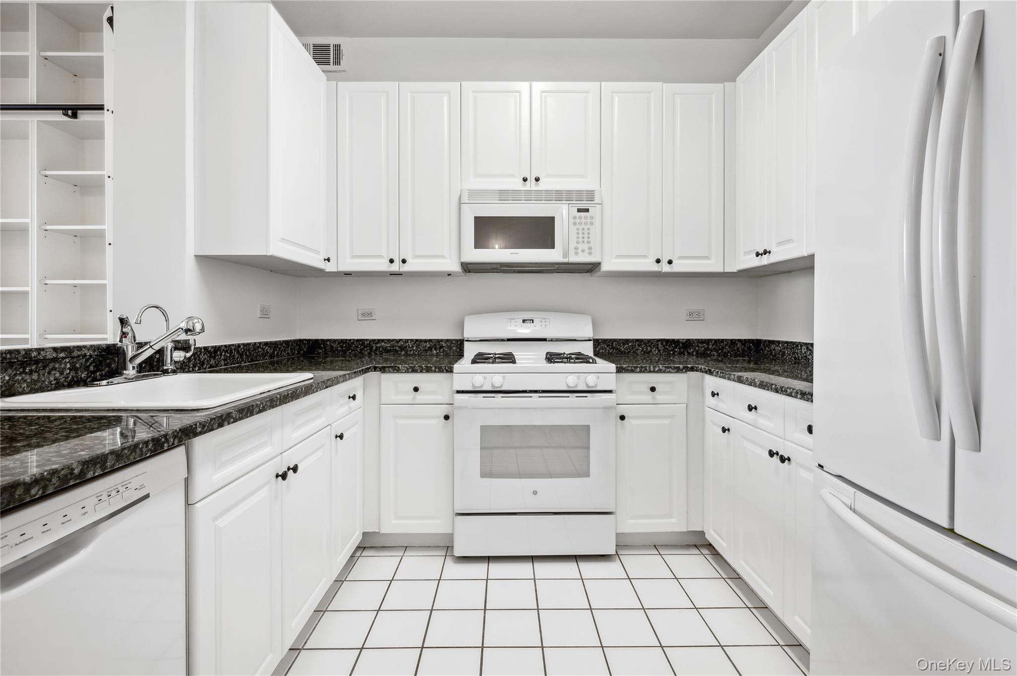 1 Scarsdale Road, Unit 613 Tuckahoe, NY 10707 - Photo 7 of 34