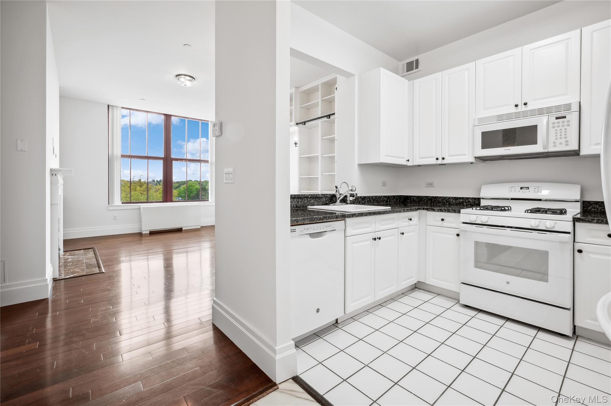 1 Scarsdale Road, Unit 613 Tuckahoe, NY 10707 - Photo 8 of 34