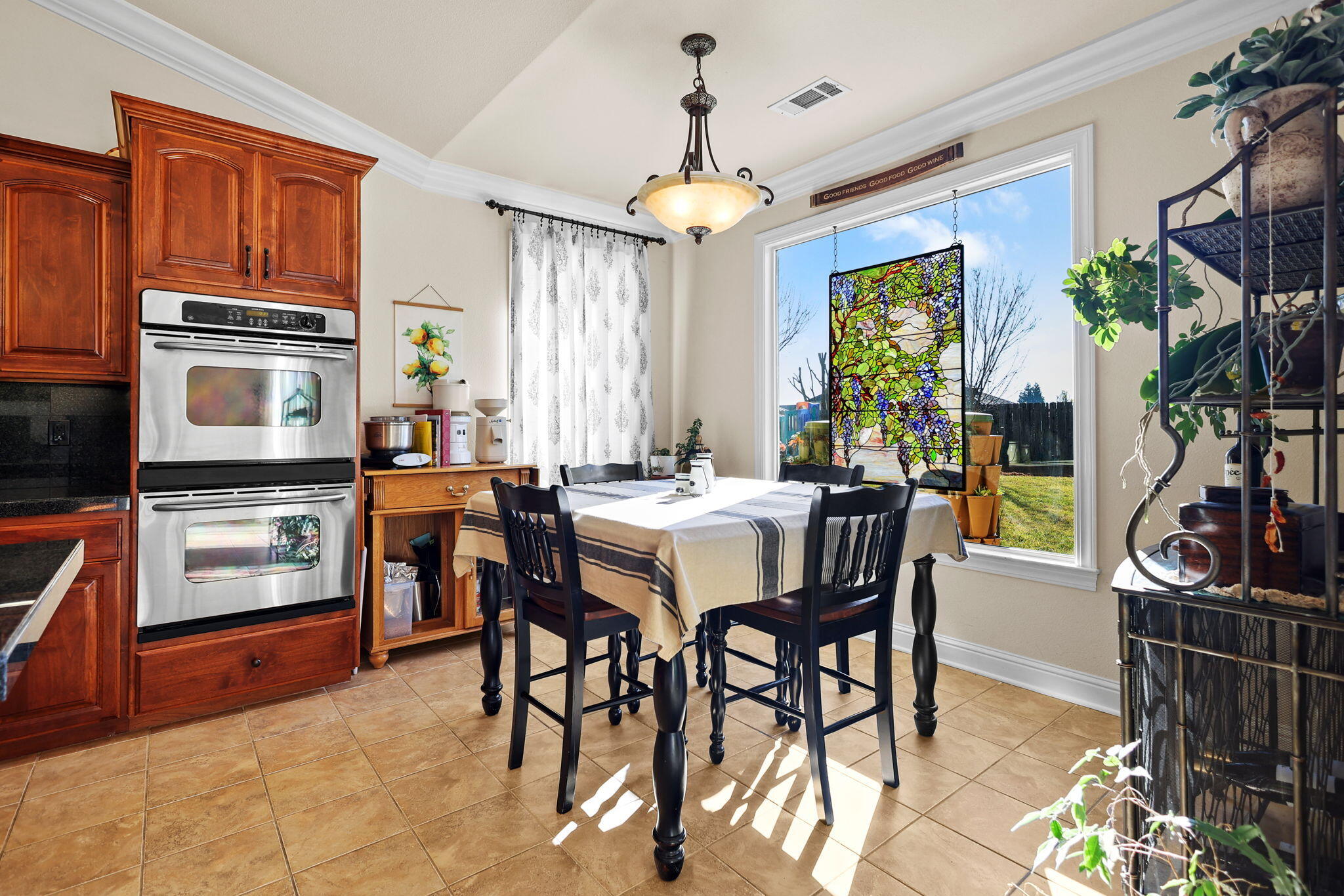 3183 Agassi Lane Redding, CA 96002 - Photo 11 of 41 Sunlit breakfaast nook