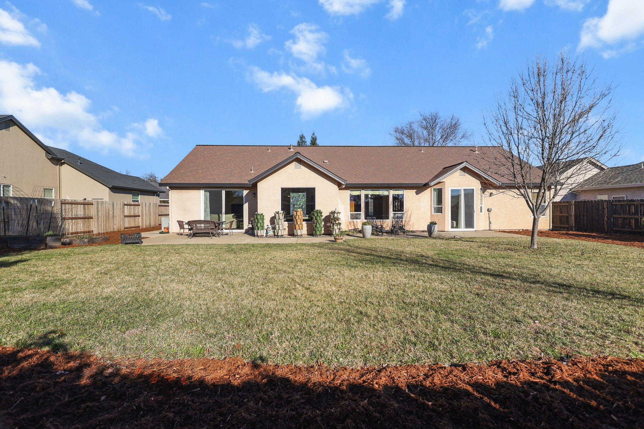 3183 Agassi Lane Redding, CA 96002 - Photo 35 of 41 large yard