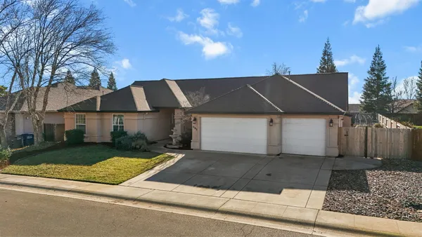 $625,000 | 3183 Agassi Lane, Redding, CA 96002
