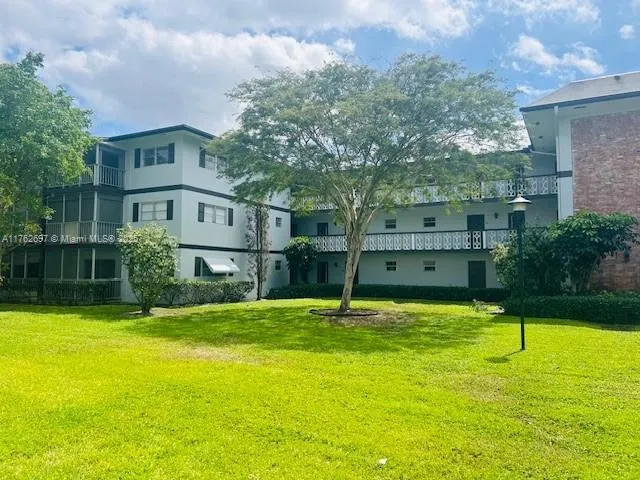 $124,900 | 1101 Hillcrest Court, Unit 306, Hollywood, FL 33021