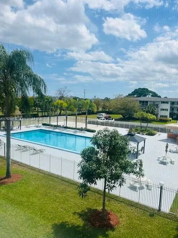 $124,900 | 1101 Hillcrest Court, Unit 306, Hollywood, FL 33021