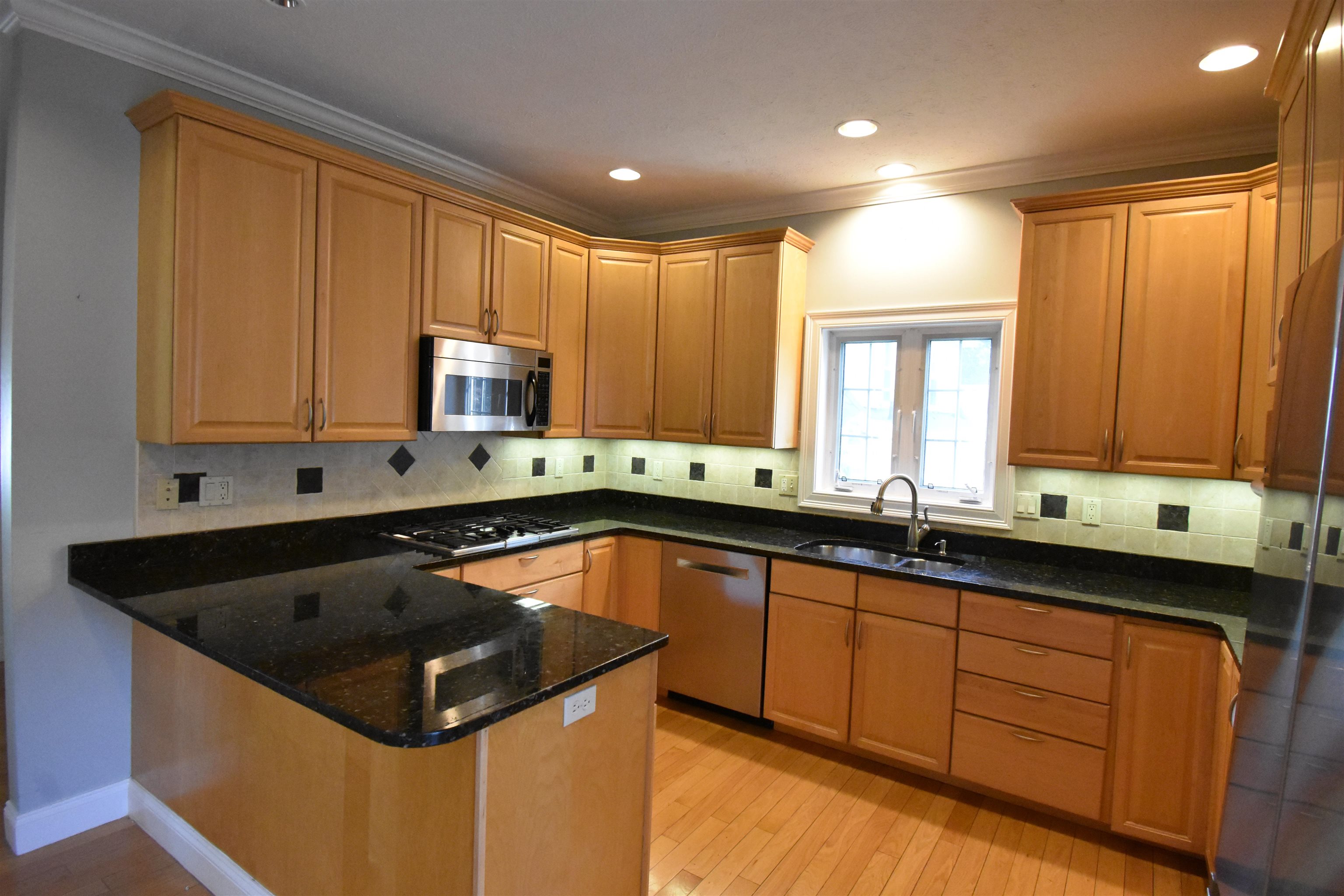 2246 Elm Street Manchester, NH 03104 - Photo 3 of 18
