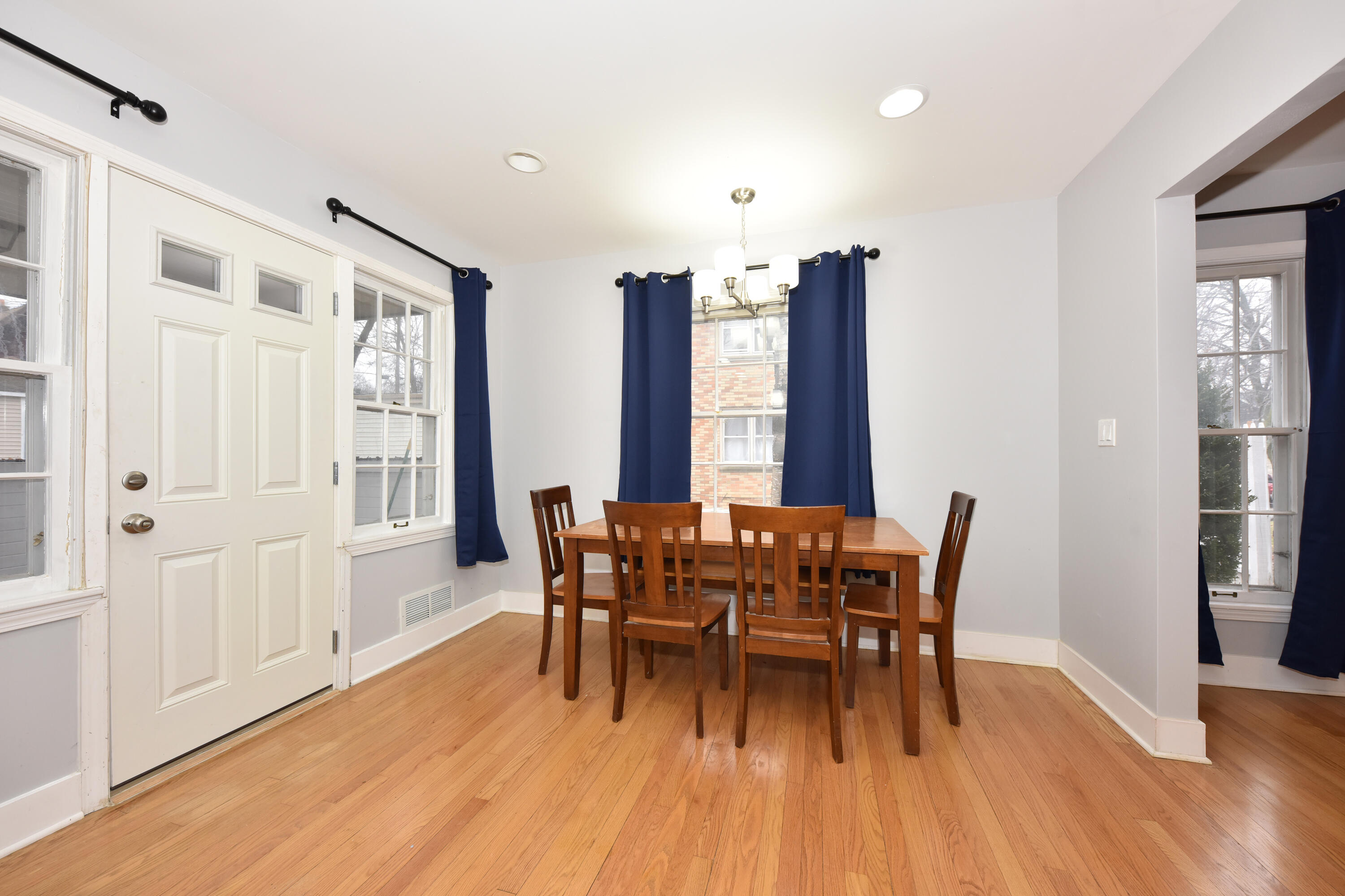 3012 North 70th Street Milwaukee, WI 53210 - Photo 7 of 32 Dining Area