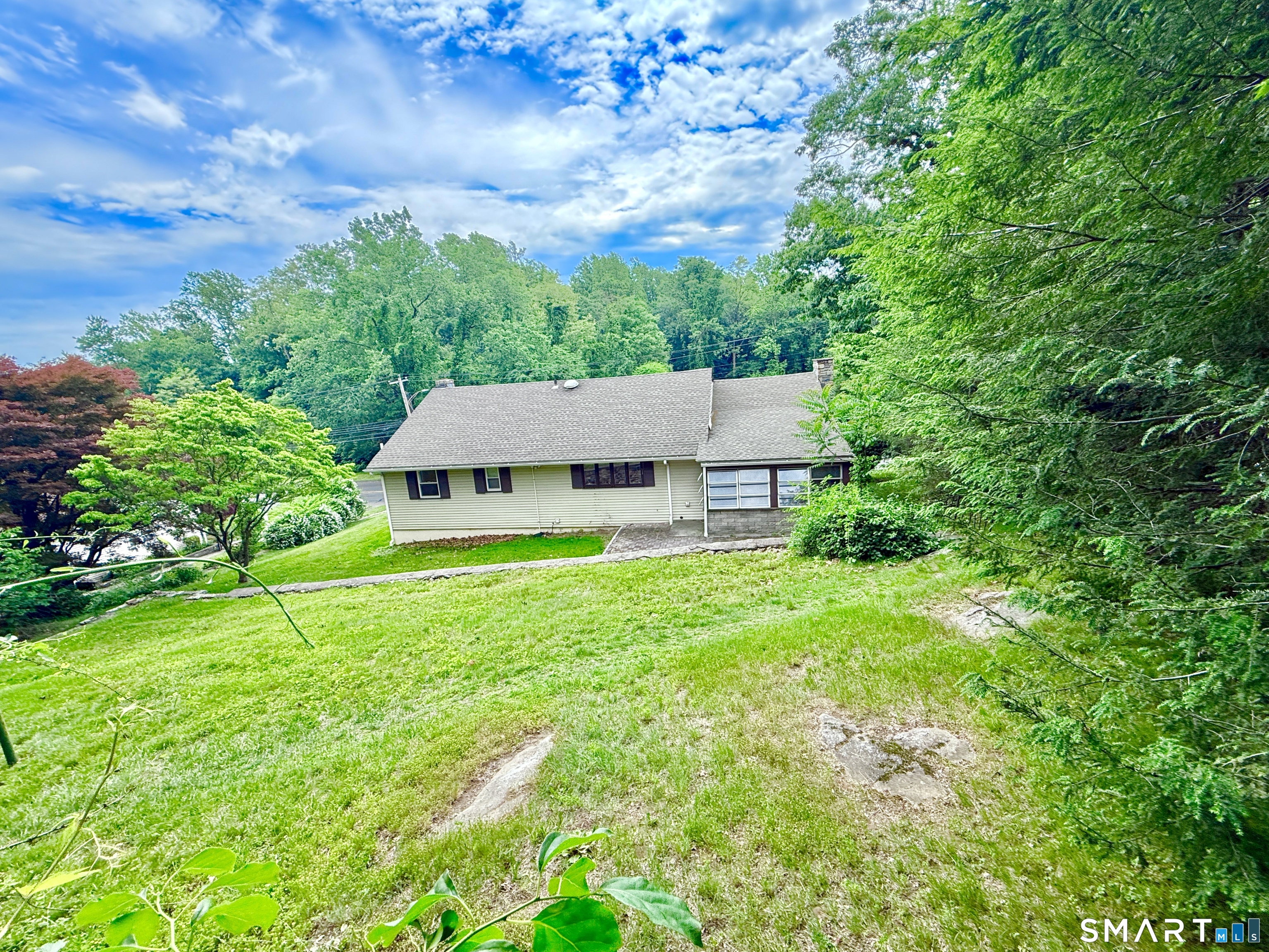 2326 Old Town Road Bridgeport, CT 06606 - Photo 31 of 33