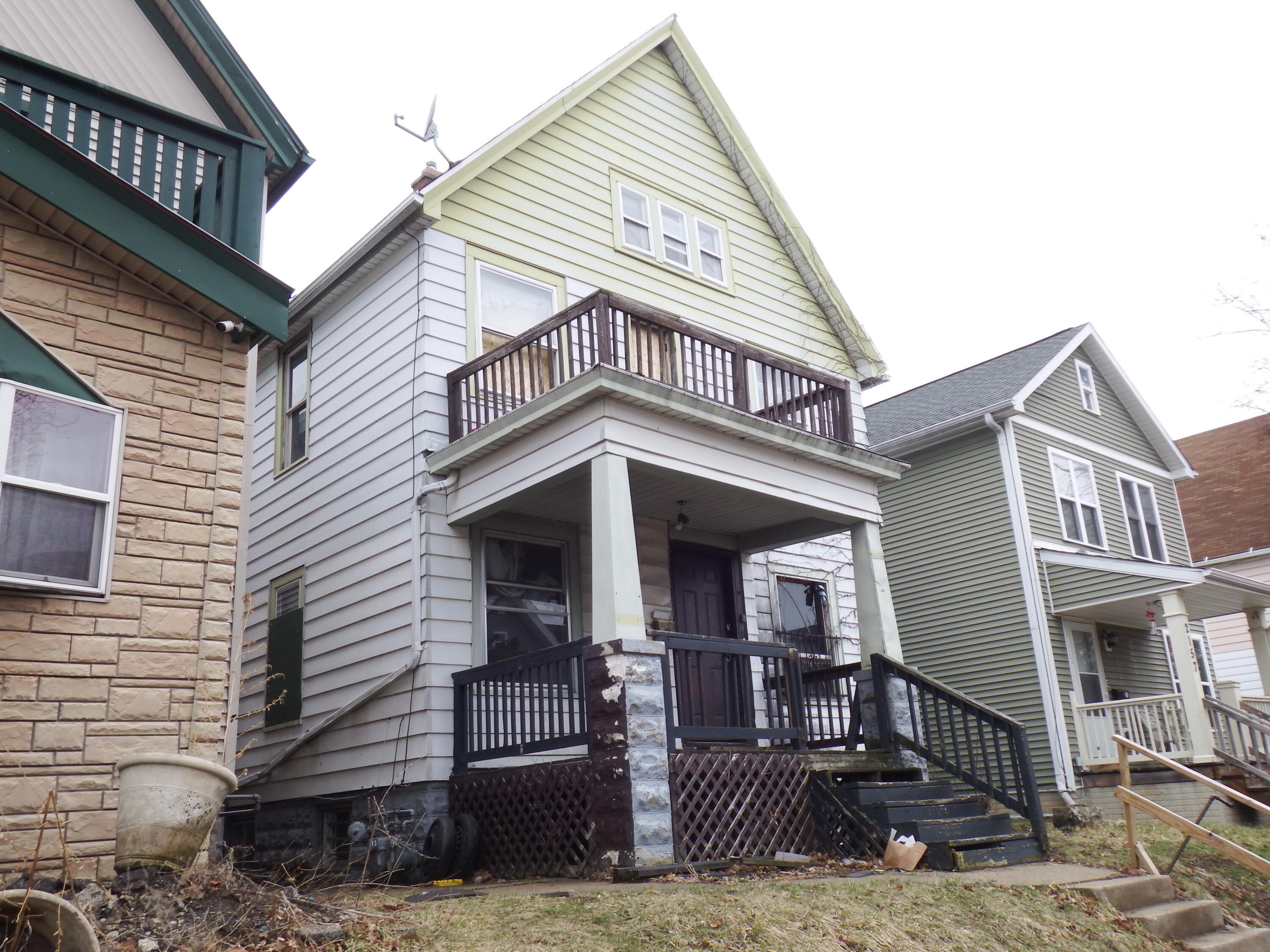 2149 North 41st Street Milwaukee, WI 53208 - Photo 2 of 15 side view