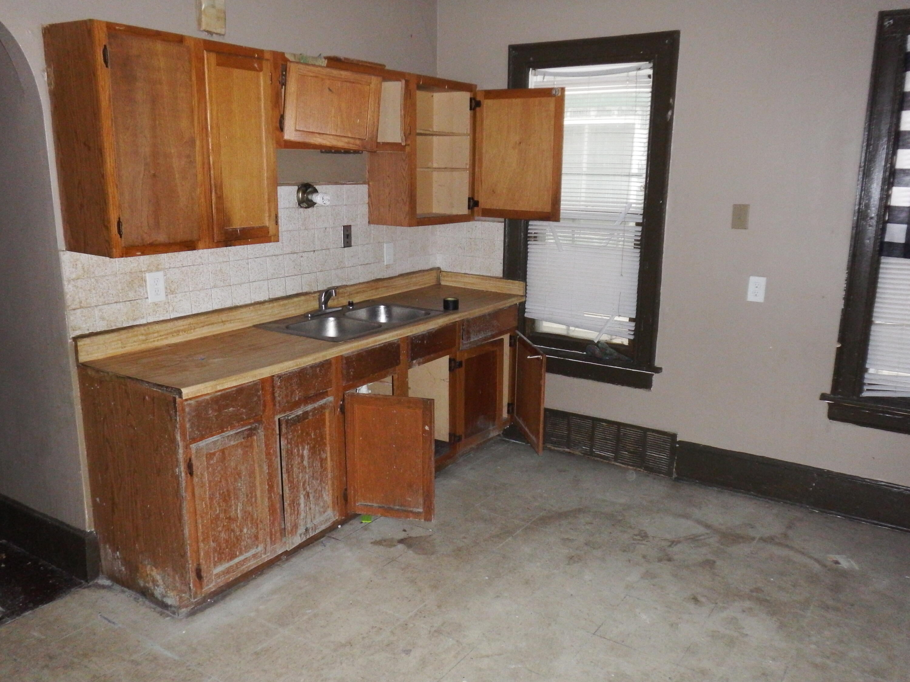 2149 North 41st Street Milwaukee, WI 53208 - Photo 9 of 15 kitchen