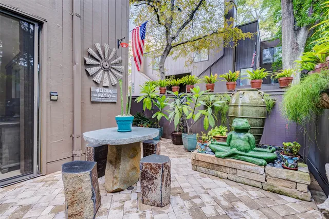 $319,500 | 115 Litchfield Lane, Houston, TX 77024