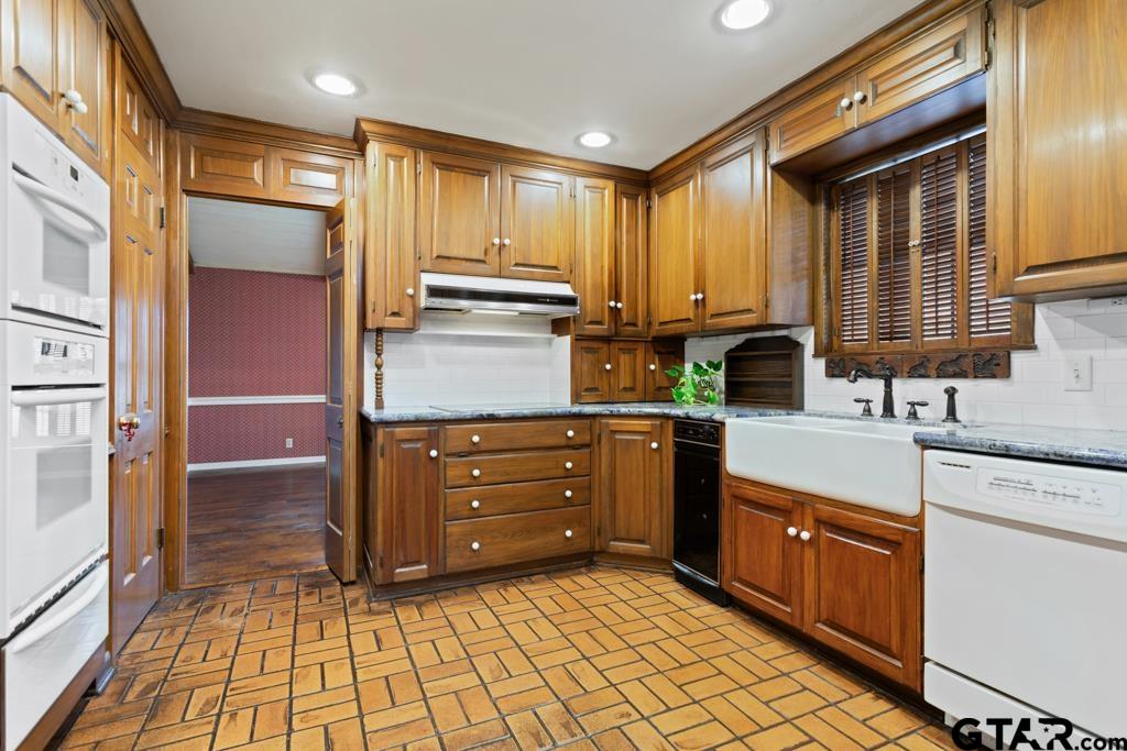 1929 McDonald Road Tyler, TX 75701 - Photo 9 of 45