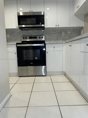 $2,500 | 10255 Northwest 9th St Circle, Unit 2057, Miami, FL 33172