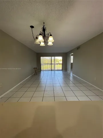 $2,300 | 10255 Northwest 9th St Circle, Unit 2057, Miami, FL 33172