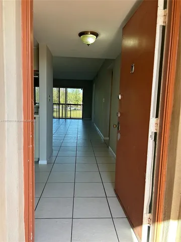 $2,300 | 10255 Northwest 9th St Circle, Unit 2057, Miami, FL 33172