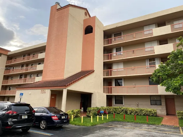 $2,300 | 10255 Northwest 9th St Circle, Unit 2057, Miami, FL 33172