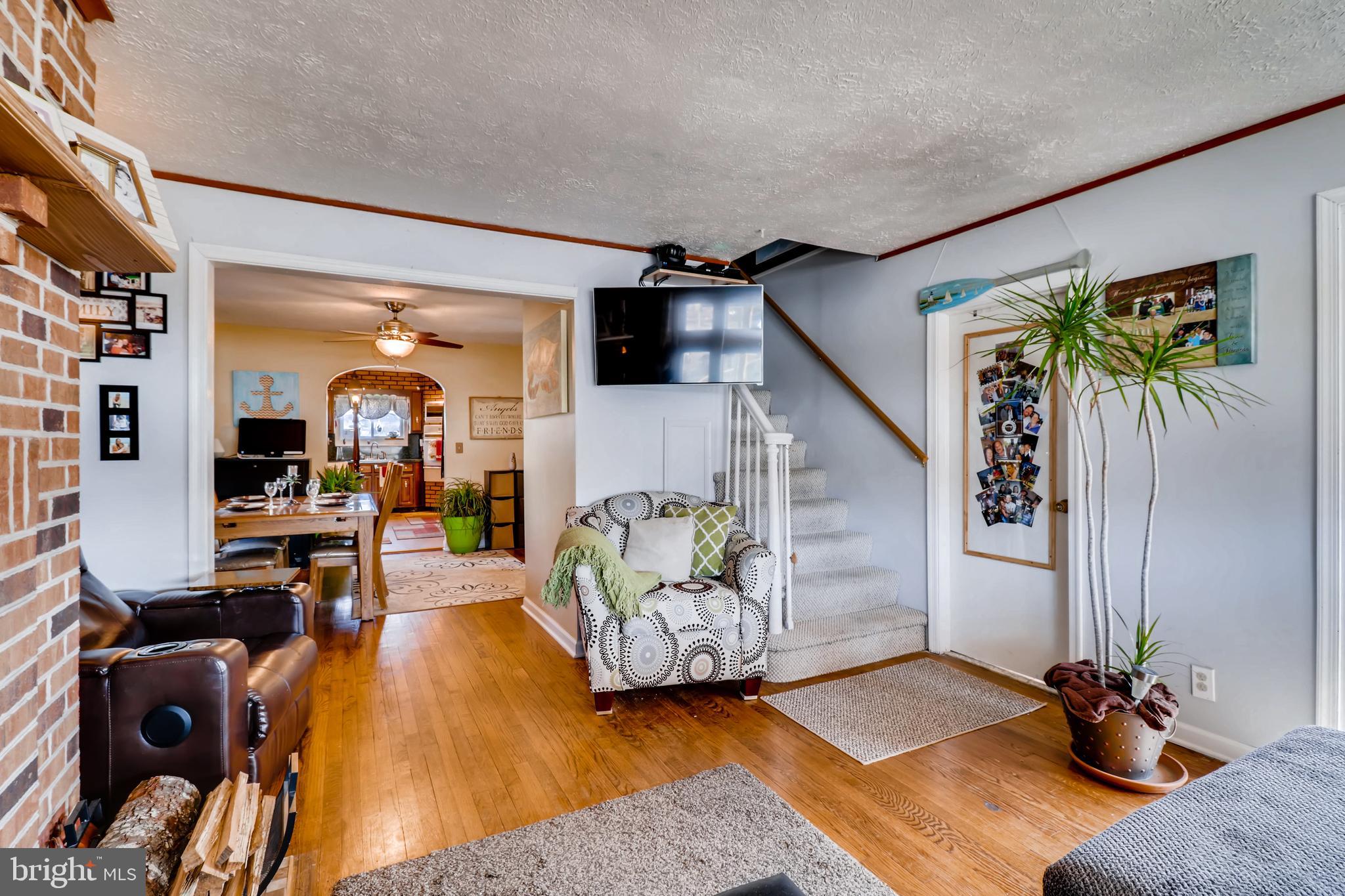 Hardwood flooring / Lots of natural light
