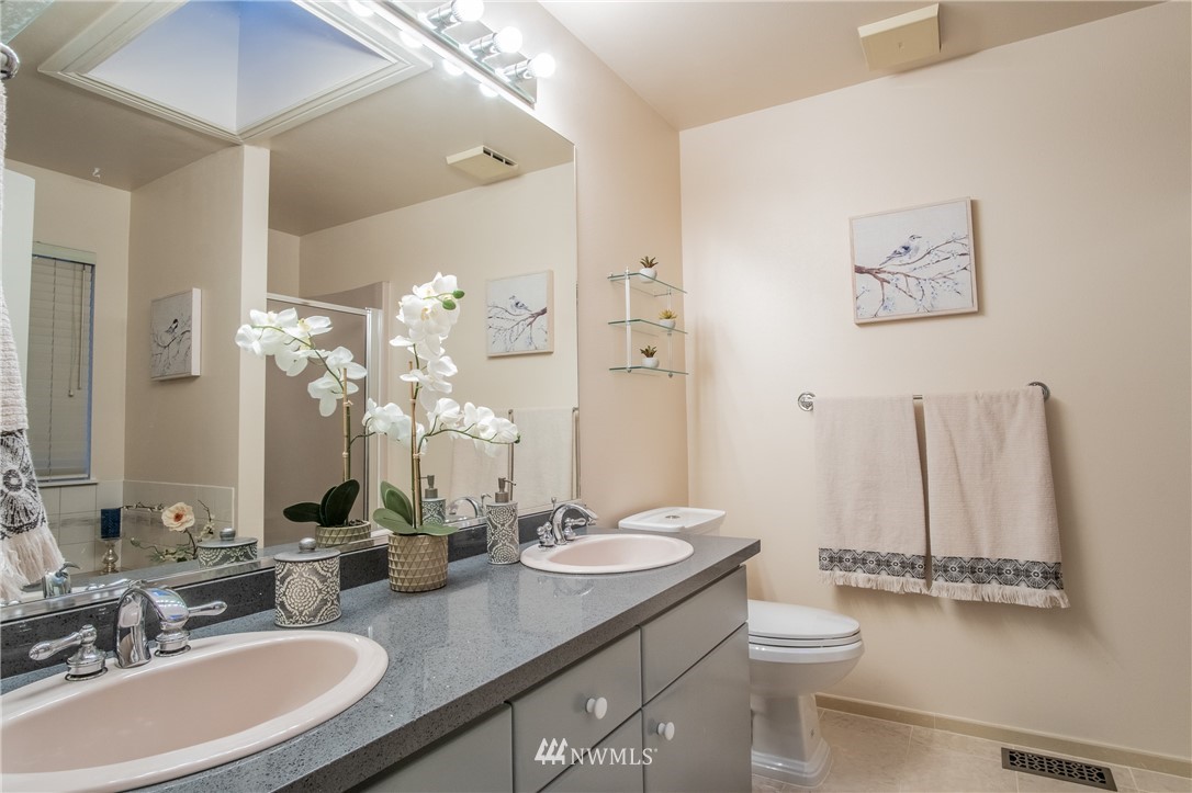 18601 106th Place Southeast Renton, WA 98055 - Photo 10 of 25 Gallery Image 10