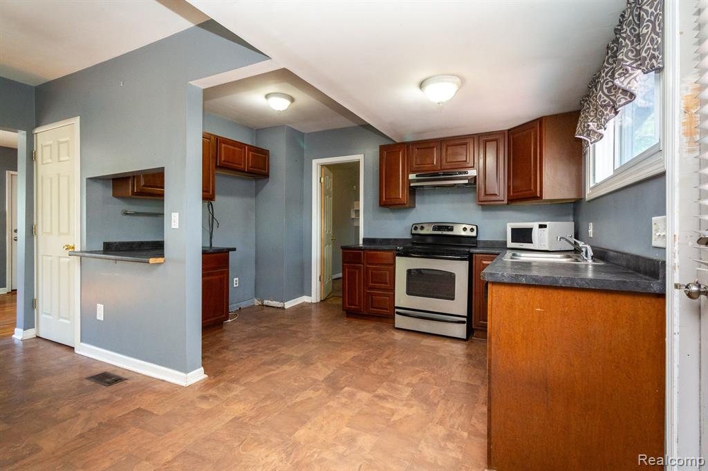 2636 Kenmore Road Berkley, MI 48072 - Photo 10 of 32 Gallery Image 10
