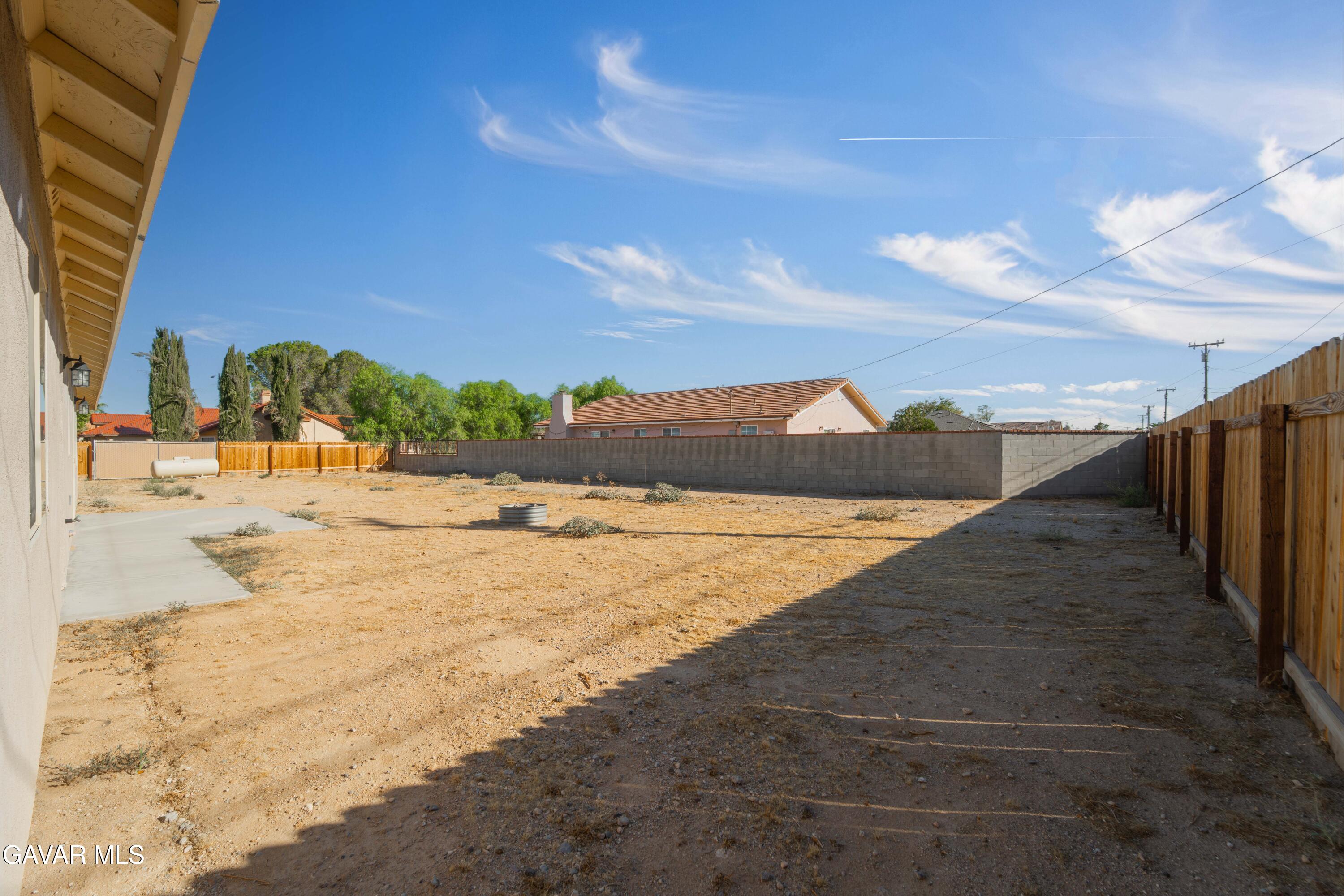 10016 Mendiburu Road California City, CA 93505 - Photo 21 of 36 26.10.7 Mendiburu Exterior-7